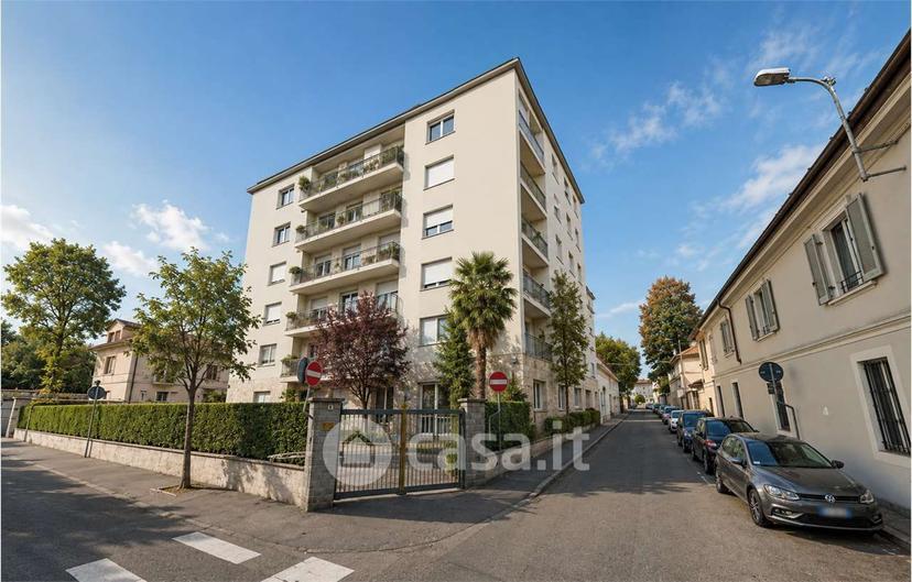 Quadrilocale in Via Giuseppe Parini 5 — foto 15 di 23