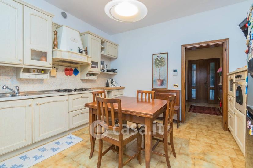 Villa in Via Cavour 24 — foto 17 di 33