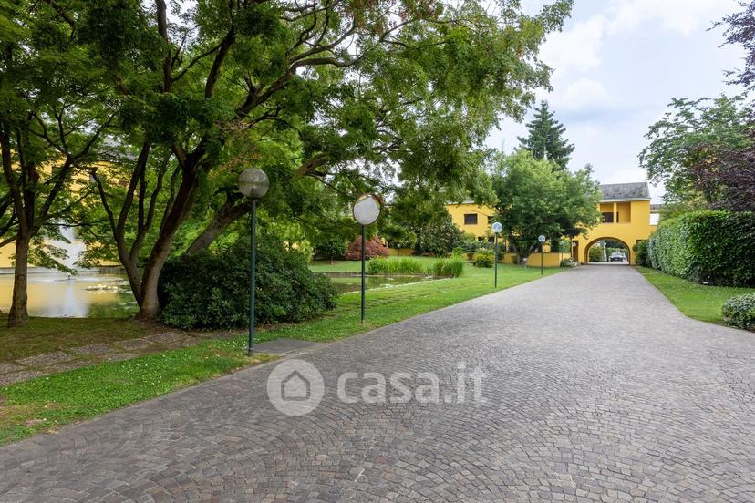Trilocale in Via Ugo Foscolo 12 — foto 15 di 41