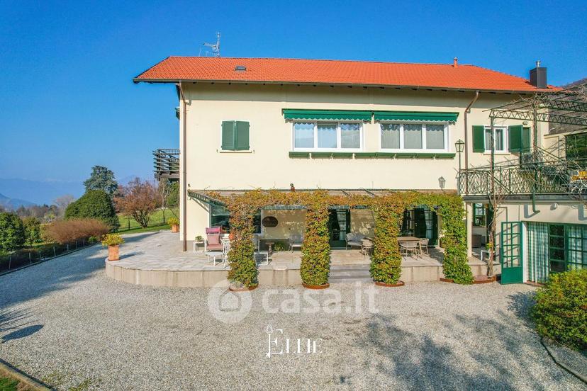 Villa in Via XX Settembre — foto 30 di 50
