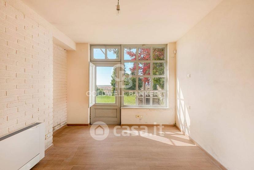 Villa in Via Volturno — foto 14 di 23
