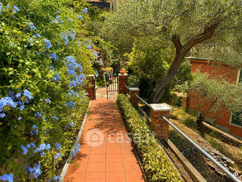 Villa in Via Giacomo Matteotti 13 — foto 30 di 45