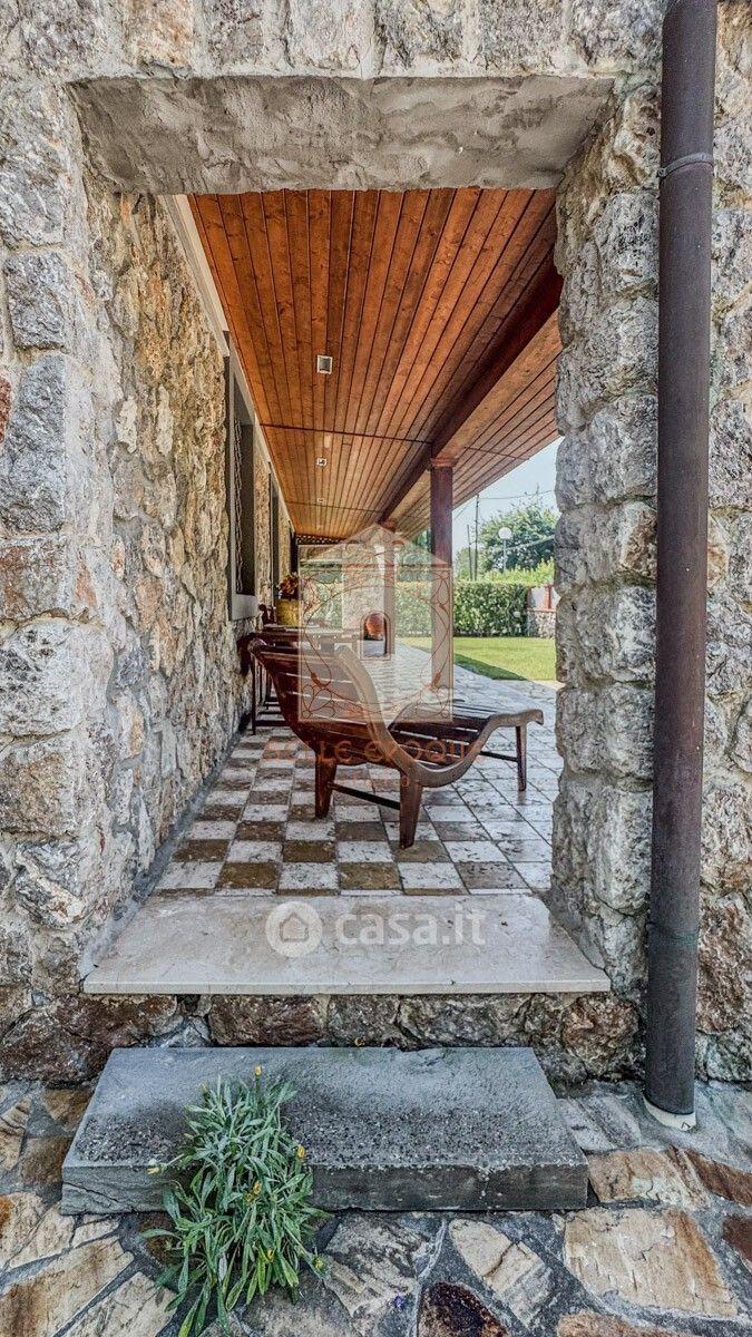 Villa in Via Lorenzo dei Medici 60 — foto 2 di 33