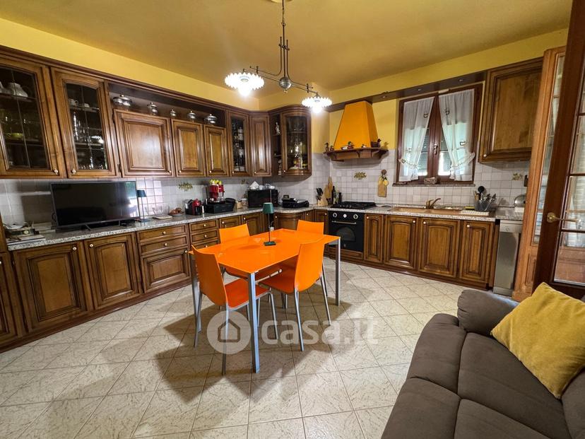 Villa in Via Vecchia di Pozzolo — foto 12 di 36