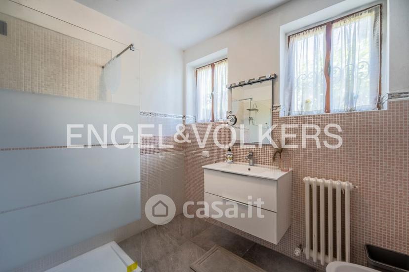 Villa in Via Sempione 164 — foto 28 di 34