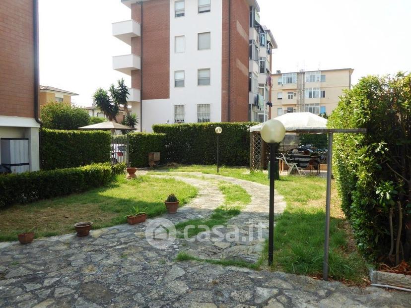 Quadrilocale in Via Fratelli Rosselli — foto 24 di 25