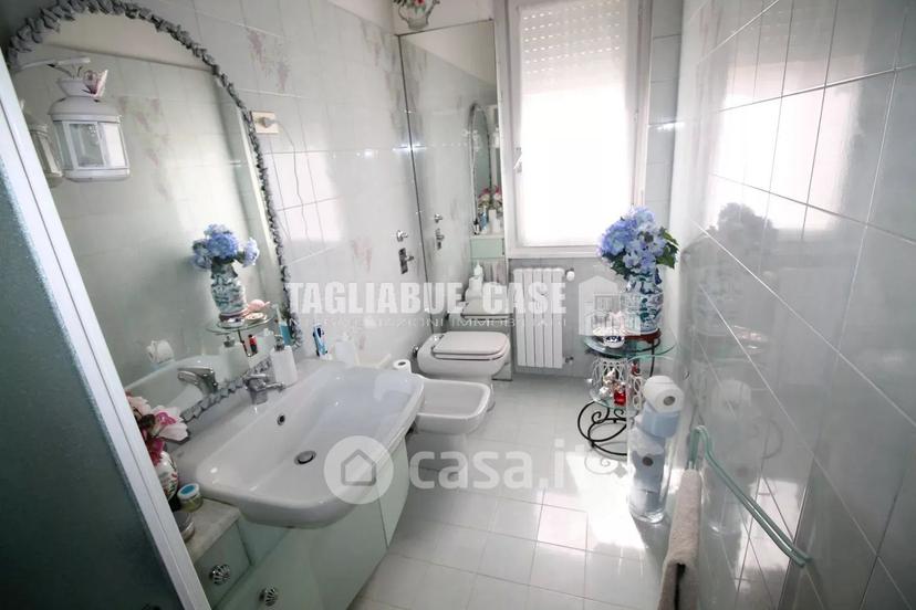 Trilocale in Via Tevere 16 — foto 21 di 23