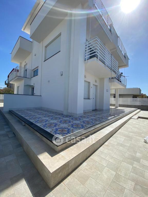 Trilocale in Lungomare Nazario Sauro 46 — foto 11 di 28