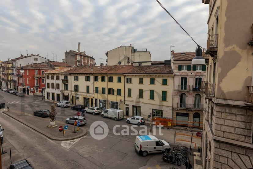 Trilocale in Via S. Nazaro 69 — foto 20 di 33