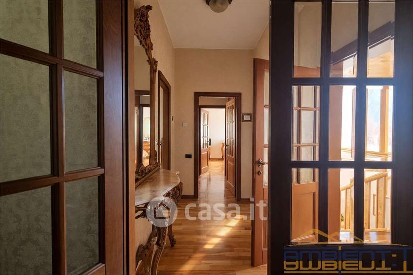 Villa in Via Edmondo de Amicis 6 — foto 25 di 51