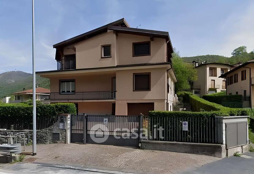 Trilocale in Via Lambro 6