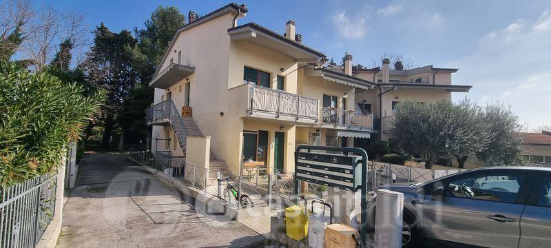Trilocale in Via Enrico Mattei 27 — foto 16 di 25