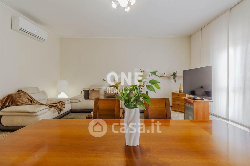 Trilocale in Via Grazia Deledda 23 — foto 21 di 41