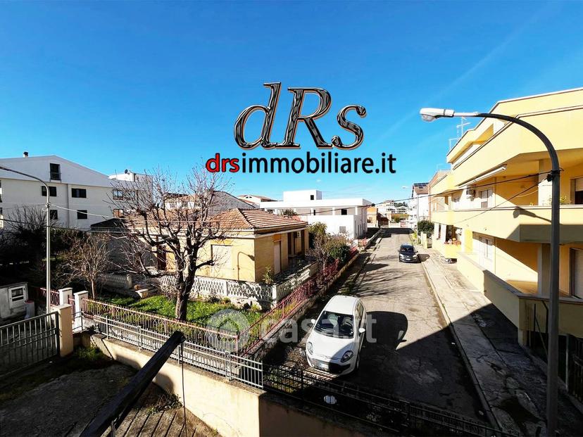 Quadrilocale in Via Umbria — foto 14 di 37
