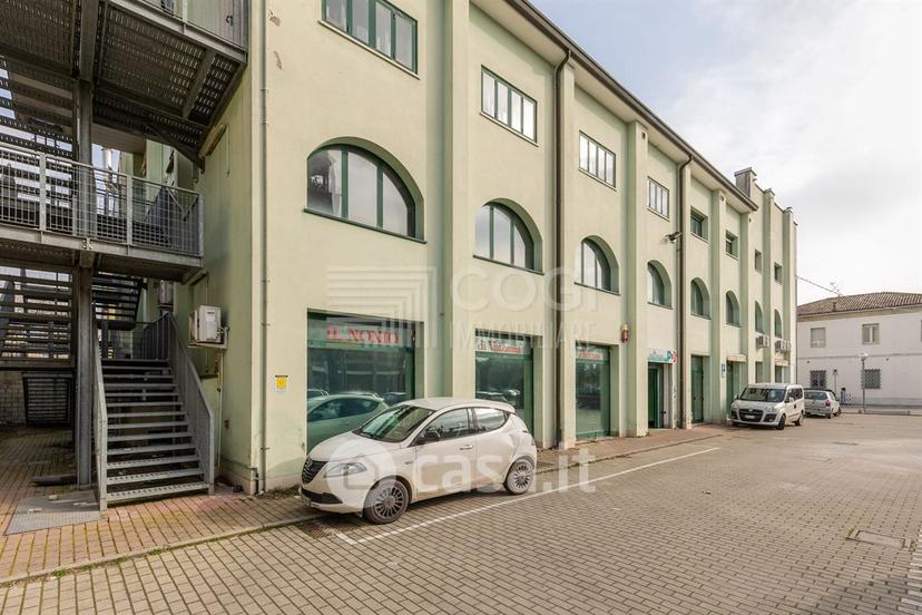 Trilocale in Via Carlo Cattaneo 2 — foto 14 di 18