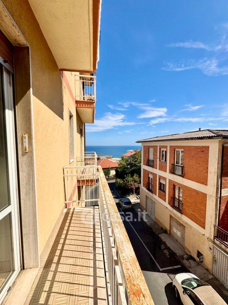 Quadrilocale in Via Ivanoe Amoretti 42 — foto 7 di 34