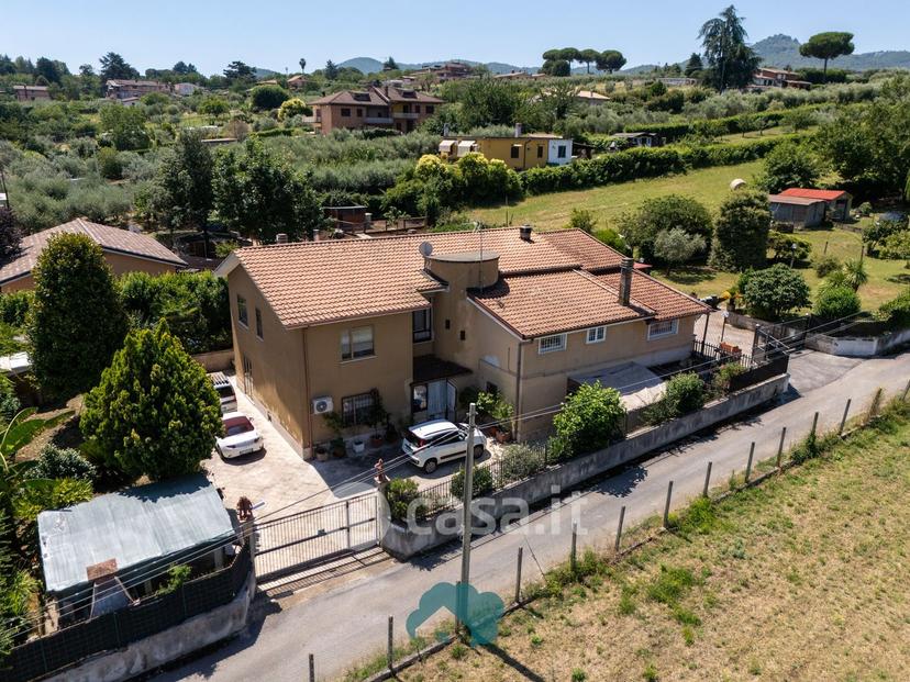 Villa in Via Col Fiorito — foto 2 di 67