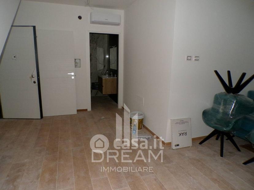 Trilocale in Via Ungheria 1 — foto 13 di 15