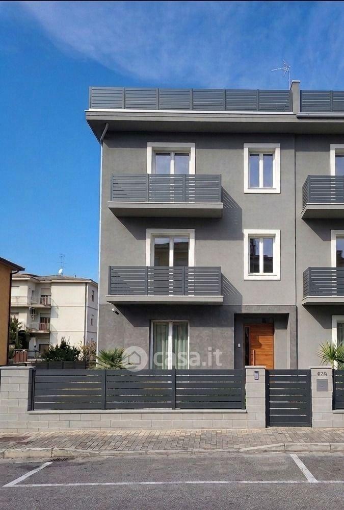 Trilocale in Via Camillo Benso Cavour 116 — foto 14 di 15