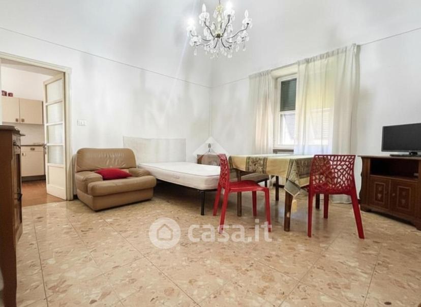 Trilocale in Via Silvio Pellico 8 — foto 3 di 16
