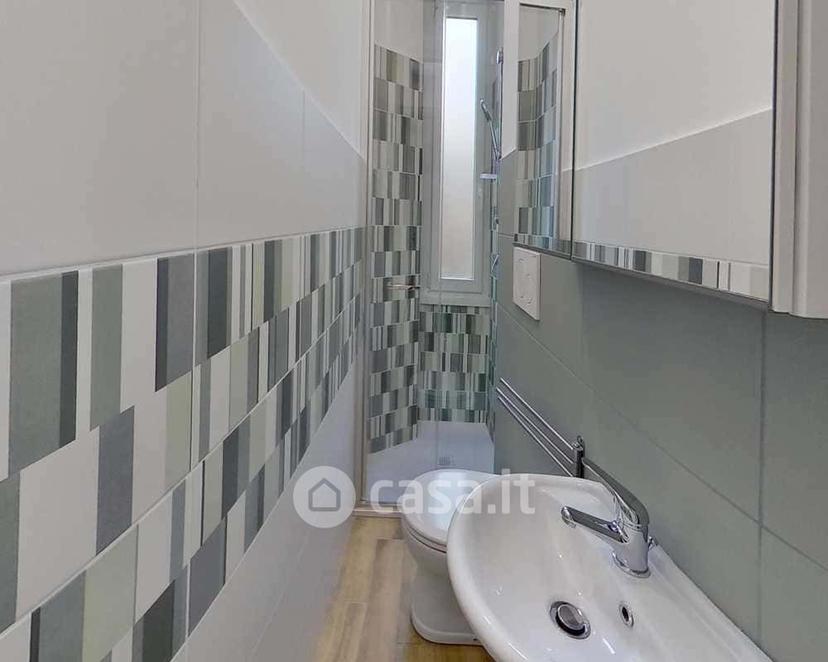 Stanza in Via Gualtiero Castellini 33