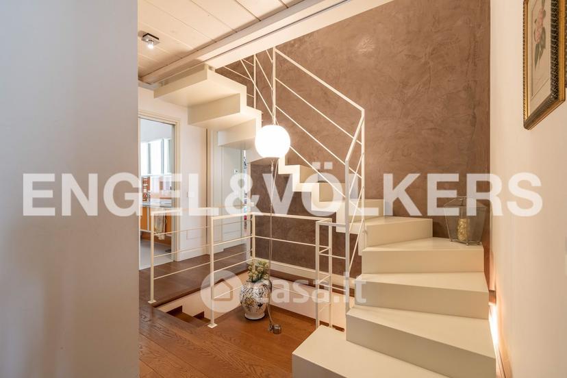 Villa in Corso Leonardo da Vinci — foto 33 di 39