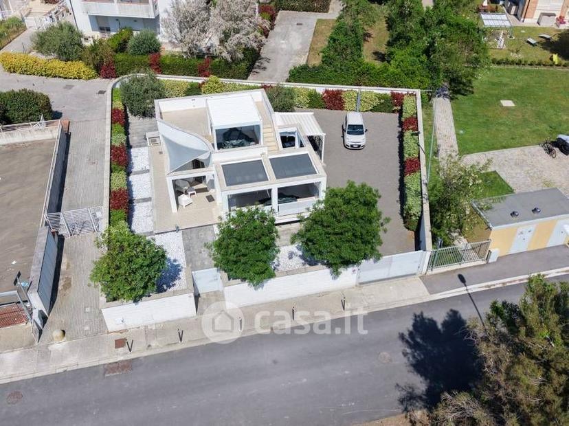 Villa in Via dei Frassini — foto 23 di 33