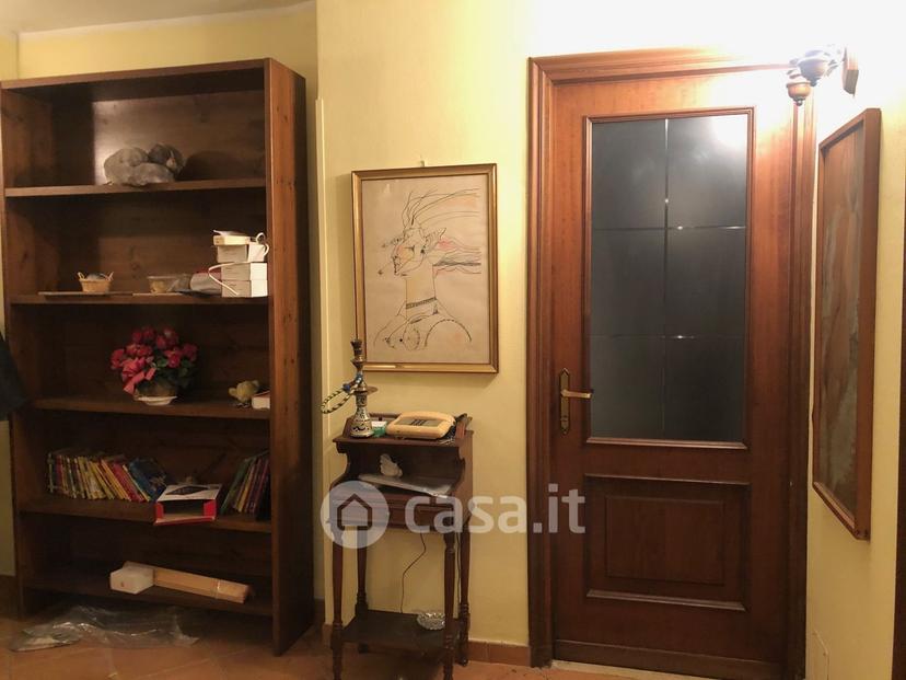 Villa in Via Giacomo Matteotti — foto 17 di 42