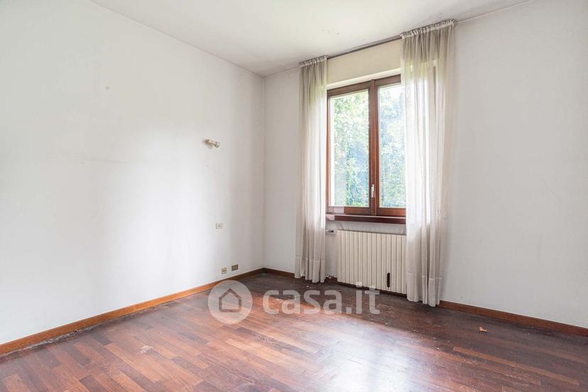 Villa in Via Pozzi — foto 14 di 28