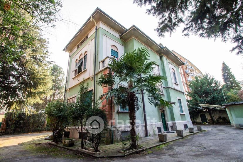 Villa in Corso Leonardo da Vinci 14 — foto 17 di 33