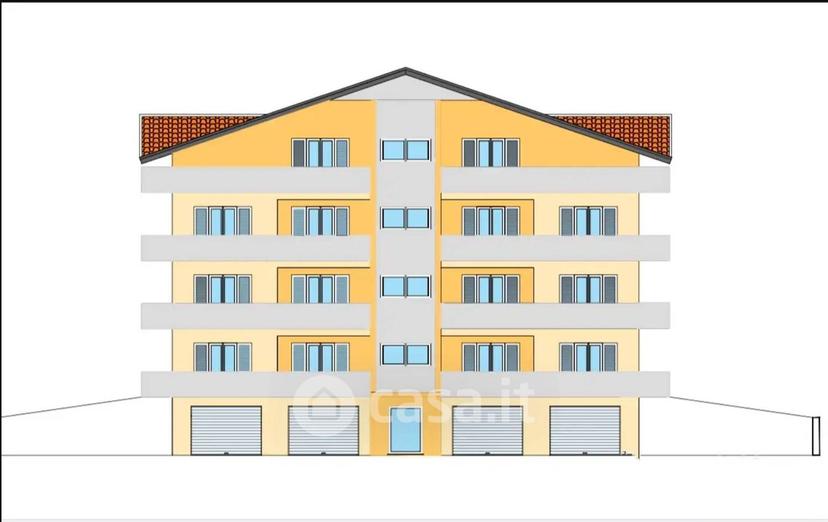 Quadrilocale in Via Lambrosi — foto 2 di 4