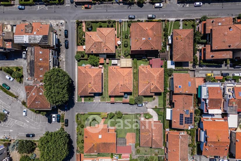 Villa in Via degli Ontani 48 — foto 25 di 34
