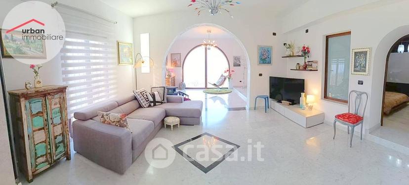 Villa in Via San Pietro — foto 4 di 16