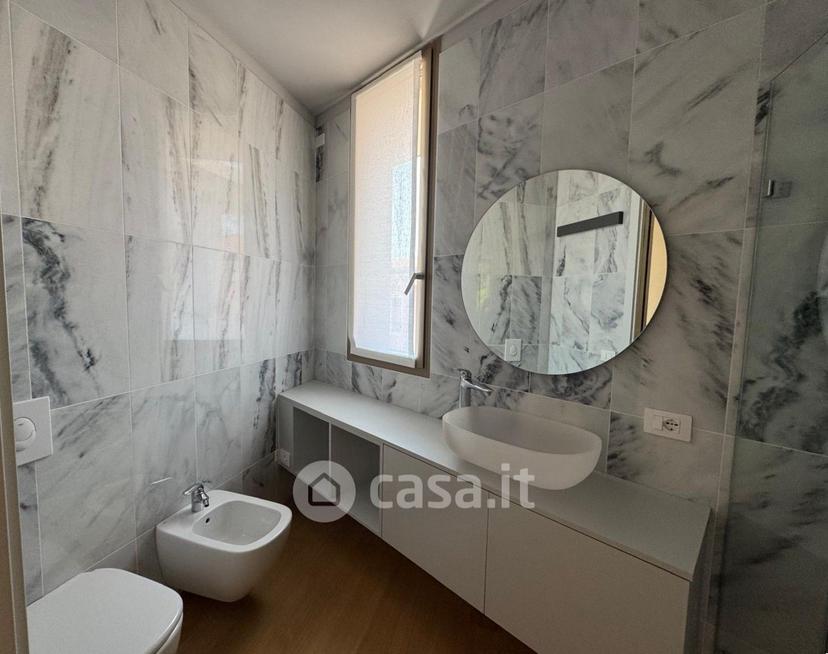 Bilocale in Via Carlo Alberto — foto 4 di 10