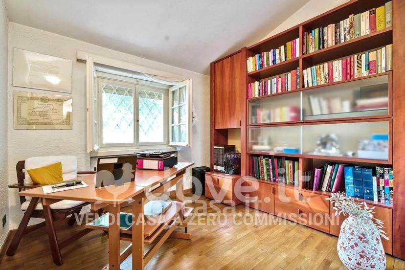 Villa in Via Alessandro Manzoni 28 — foto 13 di 43