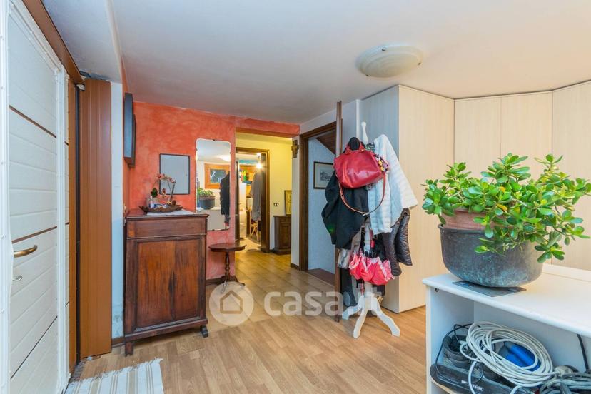 Villa in Via Cavour 24 — foto 3 di 33