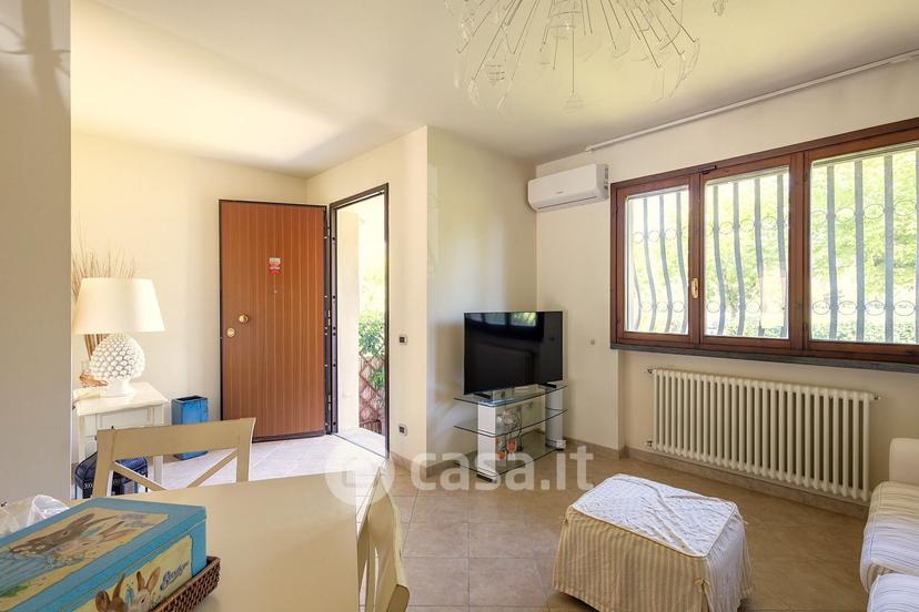 Villa in Via XX Settembre — foto 2 di 28