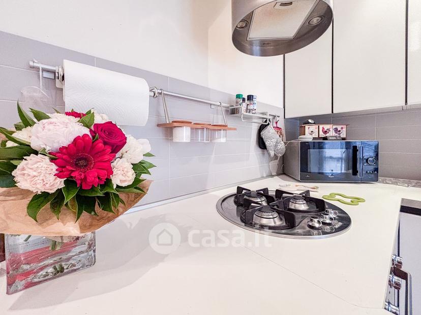 Trilocale in Via Fratelli Bronzetti 16 — foto 24 di 54
