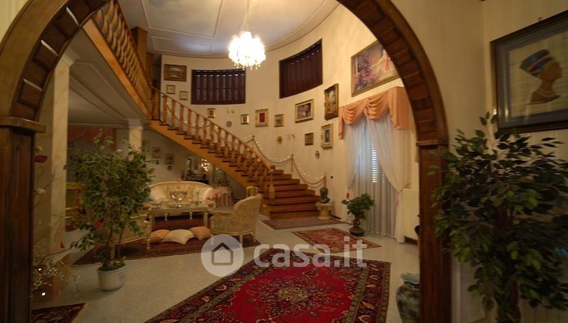 Villa in Via dei Carpini 1 — foto 19 di 51