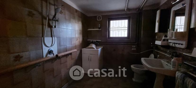 Villa in Zona Residenziale Vicino Stazione E Centro — foto 2 di 11