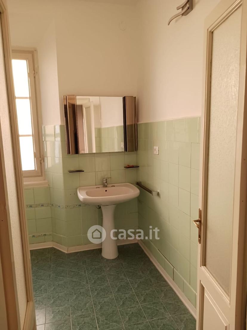 Stanza in Via Roma 10 — foto 11 di 16