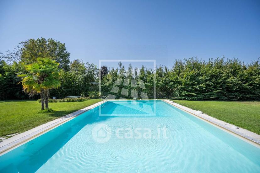 Villa in Via Gianni Rodari 16 — foto 28 di 89