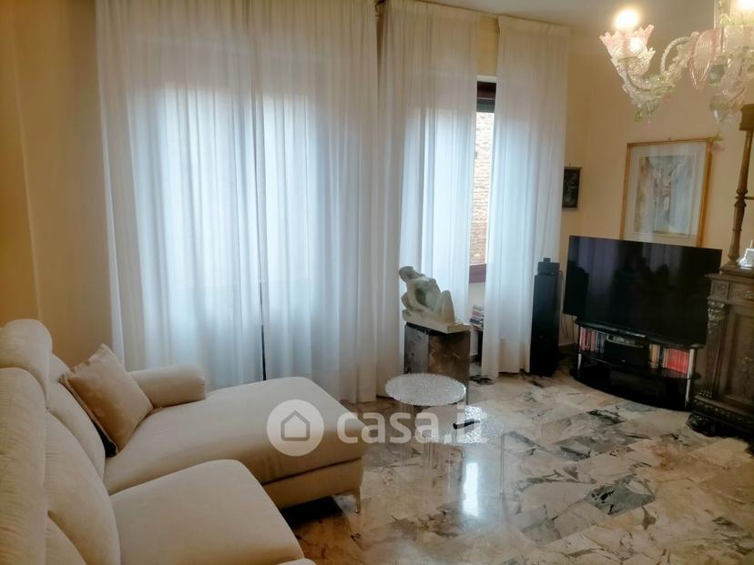 Quadrilocale in Via dei Divizioli 2 — foto 8 di 33