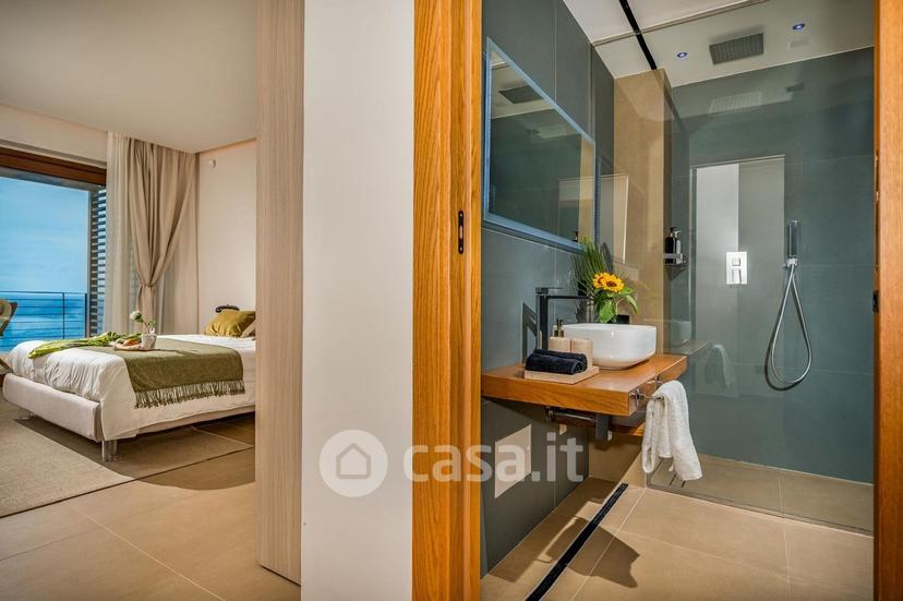 Villa in Via Caio Duilio — foto 23 di 45