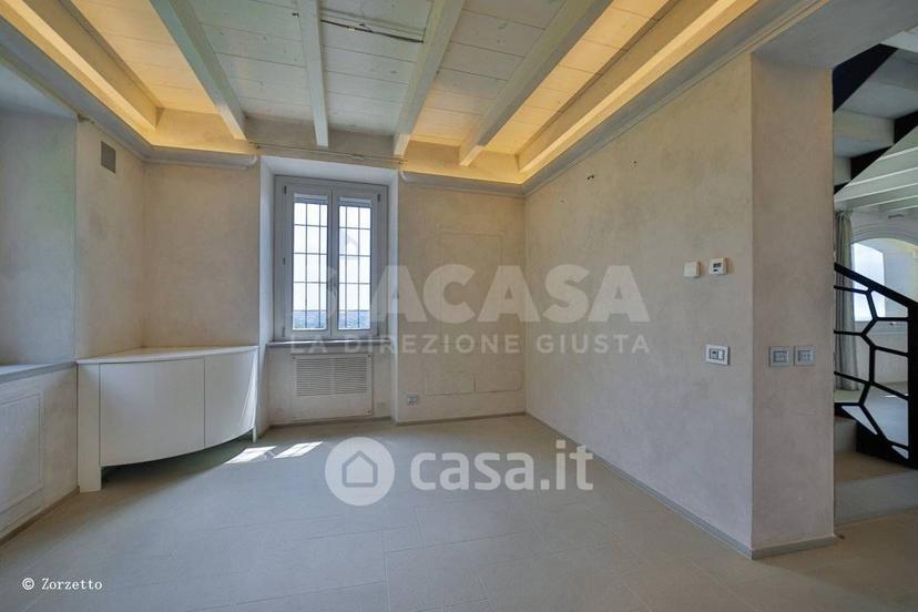Villa in Via Belvedere 37 — foto 3 di 95