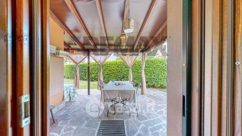 Villa in Via Fratelli Rosselli — foto 17 di 74