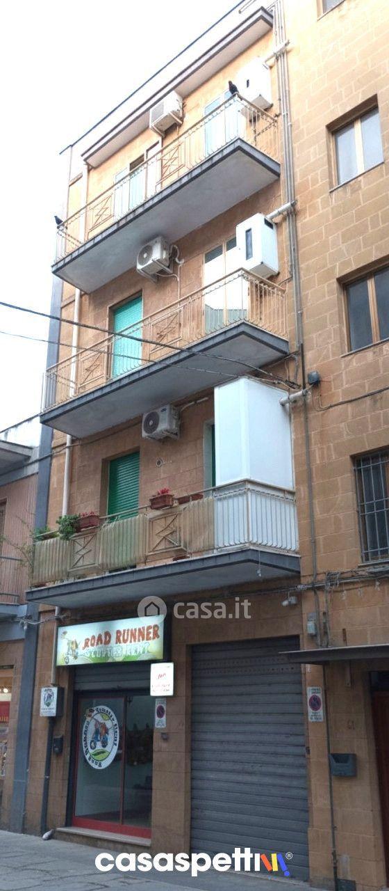 Trilocale in Via Luigi Miccoli — foto 17 di 21