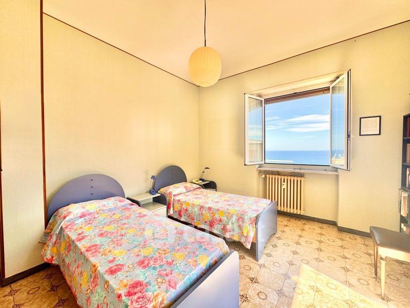 Quadrilocale in Via Ivanoe Amoretti 42 — foto 2 di 34