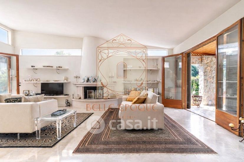 Villa in Via Lorenzo dei Medici 60 — foto 9 di 33