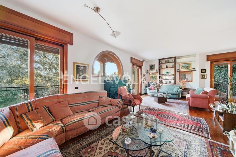 Villa in Via Caduti della Liberazione 32 — foto 18 di 35